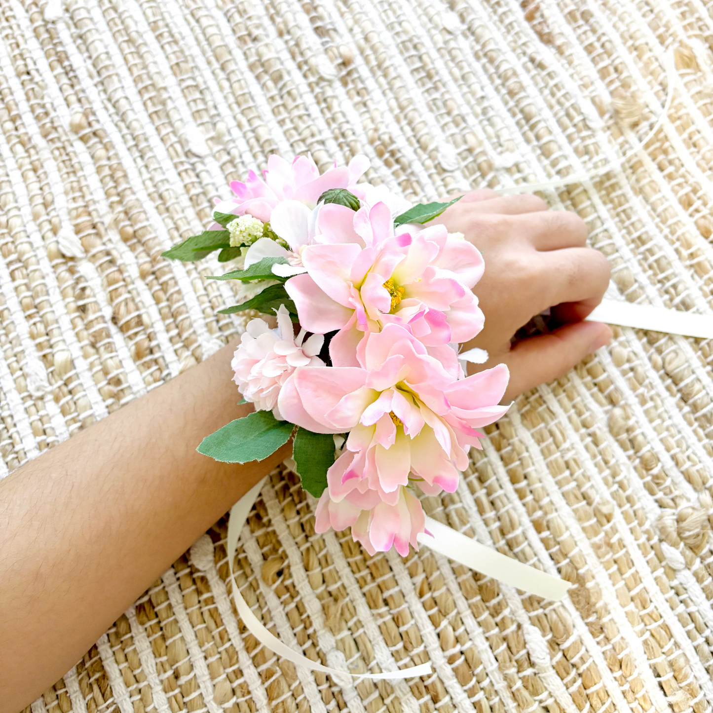 Wirst Corsage