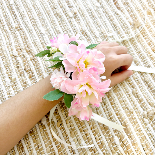 Wirst Corsage